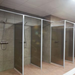 Душевая алюминиевая перегородка в санузел Душевая алюминиевая перегородка в санузел